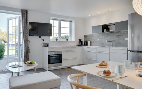 Odeta - 100M from the Sea: 
