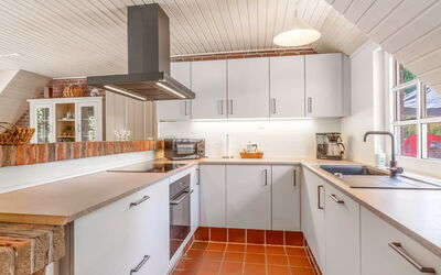 Pauna - 50M from the Sea
