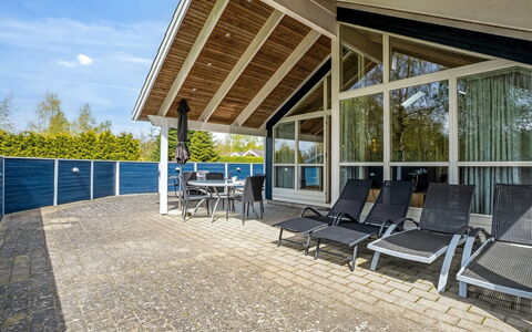 Alger - 800M from the Sea: Porche, Domicile, Composite, Ombre, Chalet, Biens, Siding, Structure En Plein Air, Dur, Plate-Forme