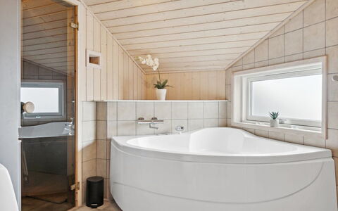 Swanhild - 900M from the Sea: Bois, Maison, Chalet, Domicile, Toit, Zone Rurale, Siding, Cabane En Rondins, Batiments Jardin, Dur