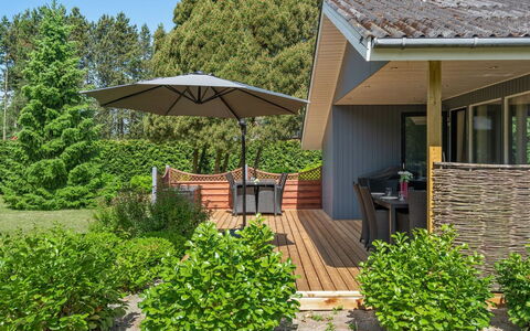 Filippa - 900M from the Sea: Bois, Maison, Chalet, Domicile, Toit, Zone Rurale, Siding, Cabane En Rondins, Batiments Jardin, Dur