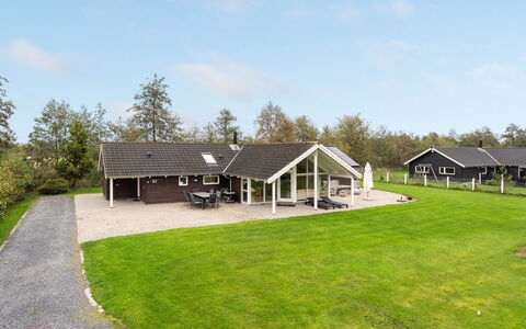 Enid - 700M from the Sea: Herbe, Maison, Toit, Domicile, Chalet, Arbuste, Lot Terre, Zone Rurale, Ferme, Couverture De Sol