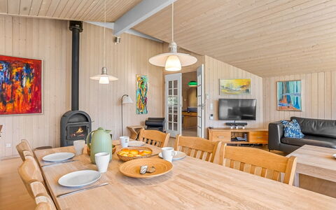 Enid - 700M from the Sea: Herbe, Maison, Toit, Domicile, Chalet, Arbuste, Lot Terre, Zone Rurale, Ferme, Couverture De Sol