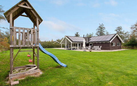 Enid - 700M from the Sea: Herbe, Maison, Toit, Domicile, Chalet, Arbuste, Lot Terre, Zone Rurale, Ferme, Couverture De Sol
