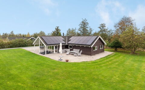 Enid - 700M from the Sea: Herbe, Maison, Toit, Domicile, Chalet, Arbuste, Lot Terre, Zone Rurale, Ferme, Couverture De Sol