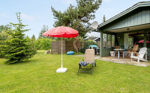 Odstanus - 575M from the Sea: Arbuste, Chalet, Jardin, Pelouse, Lot Terre, Cour, Ombre, Batiments Jardin, Arrière-Cour, Aménagement Paysager