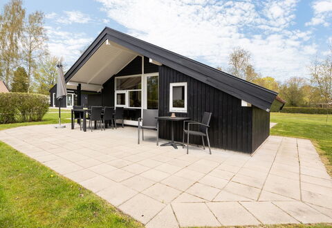 Uolevi - 200M from the Sea: Maison, Domicile, Toit, Chalet, Lot Terre, Biens, Ferme, Village, Ferme