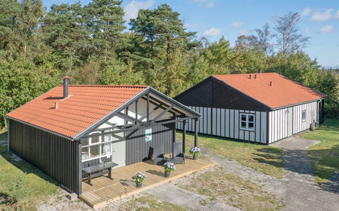 Bergit - 55M from the Sea: Bois, Toit, Domicile, Maison, Architecture, Siding, Lot Terre, Chalet, Cabanon, Batiments Jardin