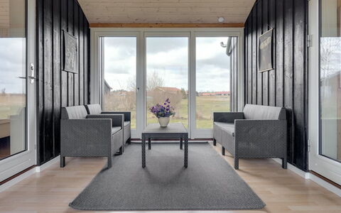 Evin - 800M from the Sea: Maison, Domicile, Porte, Toit, Chalet, Biens, Jardin, Ombre, Siding, Cour