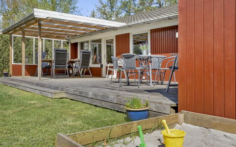 Delma - 750M from the Sea: Herbe, Arbuste, Maison, Jardin, Domicile, Chalet, Lot Terre, Pelouse, Couverture De Sol