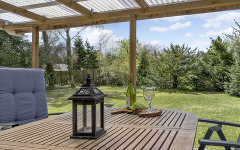 Delma - 750M from the Sea: Bois, Maison, Chalet, Domicile, Toit, Zone Rurale, Siding, Cabane En Rondins, Batiments Jardin, Dur