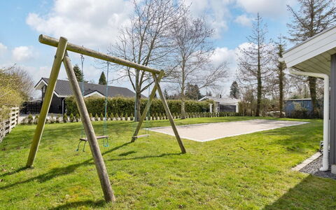 Justiina - 800M from the Sea: Bois, Maison, Chalet, Domicile, Toit, Zone Rurale, Siding, Cabane En Rondins, Batiments Jardin, Dur