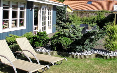 Nitis - 200M from the Sea