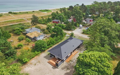 Auke - 100M from the Sea