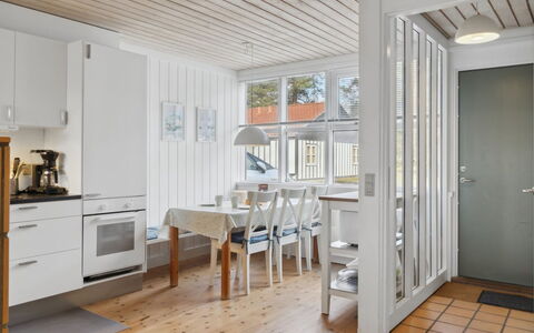 Julkil - 250M from the Sea: Blanc, Conception
