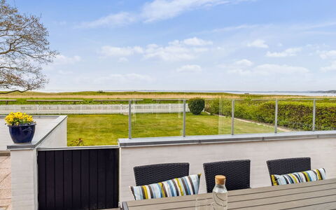 Mayla - 50M from the Sea: Meubles, Dur, Chaise, Tache De Bois, Balcon, Parquet, Daylighting, Mobilier De Jardin, Clôture, Aluminium