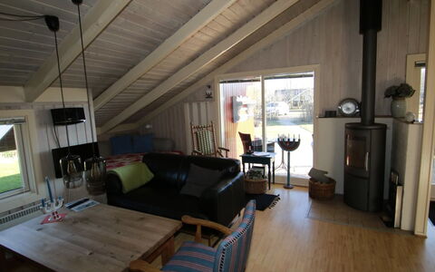 Akari - 400M from the Sea: Maison, Domicile, Toit, Zone Résidentielle, Chalet, Biens, Ferme, Pelouse, Aménagement Paysager, Siding