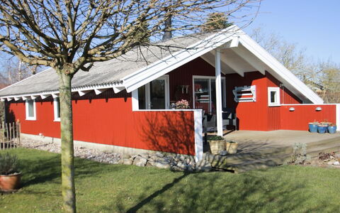 Akari - 400M from the Sea: Maison, Domicile, Toit, Zone Résidentielle, Chalet, Biens, Ferme, Pelouse, Aménagement Paysager, Siding