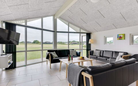 Finja - 500M from the Sea: Toit, Maison, Lot Terre, Domicile, Chalet, Biens, Batiments Jardin, Ombre, Cabane En Rondins, Aménagement Paysager