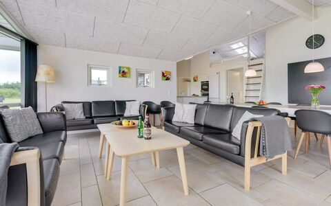 Finja - 500M from the Sea: Toit, Maison, Lot Terre, Domicile, Chalet, Biens, Batiments Jardin, Ombre, Cabane En Rondins, Aménagement Paysager