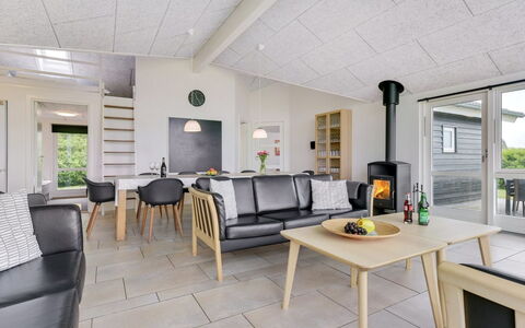 Finja - 500M from the Sea: Toit, Maison, Lot Terre, Domicile, Chalet, Biens, Batiments Jardin, Ombre, Cabane En Rondins, Aménagement Paysager