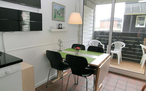 Else - 100M from the Sea: Maison, Toit, Domicile, Chalet, Biens, Ferme, Villa, Porche, Siding