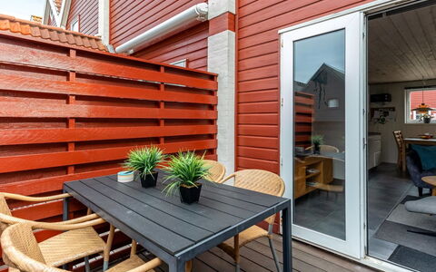 Alissa - 400M from the Sea: Meubles, Bois, Design Intérieur, Sol, Sol, Chaise, Pièce, Plafond, Salon, Appartement