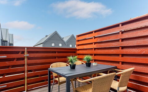 Alissa - 400M from the Sea: Meubles, Bois, Design Intérieur, Sol, Sol, Chaise, Pièce, Plafond, Salon, Appartement