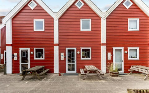Alissa - 400M from the Sea: Meubles, Bois, Design Intérieur, Sol, Sol, Chaise, Pièce, Plafond, Salon, Appartement