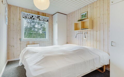 Patrice - 2Km from the Sea: Meubles, Design Intérieur, Chaise, Sol, Table, Recours, Sol, Plafond, Pièce, Eco Hôtel