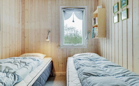 Patrice - 2Km from the Sea: Meubles, Design Intérieur, Chaise, Sol, Table, Recours, Sol, Plafond, Pièce, Eco Hôtel