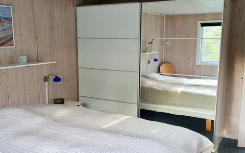 Gudrid - 500M from the Sea: Bois, Sol, Meubles, Sol, Design Intérieur, Chambre, Lit, Pièce, Drap De Lit, Literie