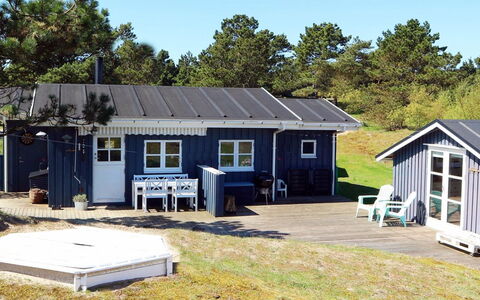 Afkar - 900M from the Sea: Chalet, Jardin, Siding, Batiments Jardin, Ombre, Cour, Arrière-Cour, Pelouse, Ferme, Aménagement Paysager