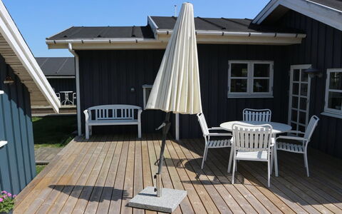 Afkar - 900M from the Sea: Maison, Domicile, Toit, Zone Résidentielle, Chalet, Biens, Ferme, Pelouse, Aménagement Paysager, Siding