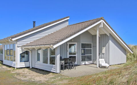 Wikar - 50M from the Sea: Architecture, Toit, Domicile, Composite, Daylighting, Siding, Allée