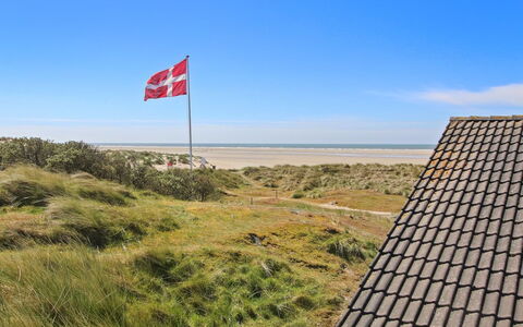 Wikar - 50M from the Sea: Architecture, Toit, Domicile, Composite, Daylighting, Siding, Allée