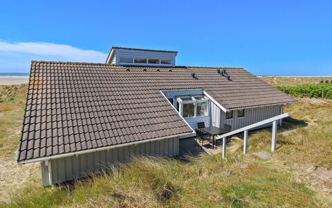 Wikar - 50M from the Sea: Architecture, Toit, Domicile, Composite, Daylighting, Siding, Allée