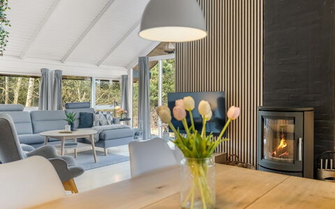 Julie - 1.5Km from the Sea: Meubles, Design Intérieur, Sol, Sol, Bois, Plafond, Chaise, Salon, Canapé, Domicile