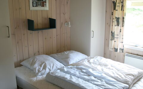 Klint - 1.7Km from the Sea: Toit, Maison, Lot Terre, Domicile, Chalet, Biens, Batiments Jardin, Ombre, Cabane En Rondins, Aménagement Paysager