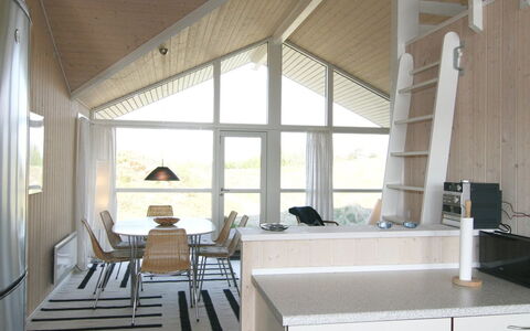 Fransiske - 800M from the Sea: Bois, Tache De Bois, Planche, Dur, Chalet, Plate-Forme, Siding, Ombre, Parquet, Batiments Jardin