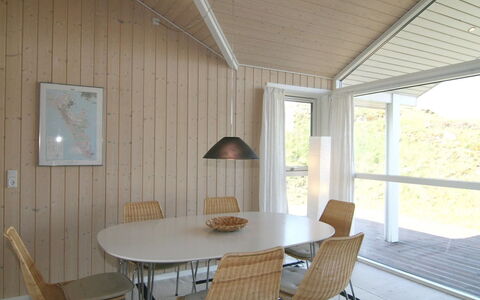 Fransiske - 800M from the Sea: Bois, Tache De Bois, Planche, Dur, Chalet, Plate-Forme, Siding, Ombre, Parquet, Batiments Jardin