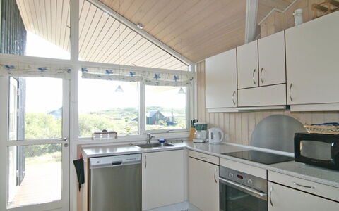 Fransiske - 800M from the Sea: Bois, Tache De Bois, Planche, Dur, Chalet, Plate-Forme, Siding, Ombre, Parquet, Batiments Jardin