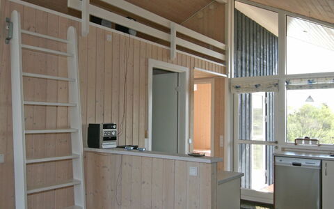 Fransiske - 800M from the Sea: Bois, Tache De Bois, Planche, Dur, Chalet, Plate-Forme, Siding, Ombre, Parquet, Batiments Jardin