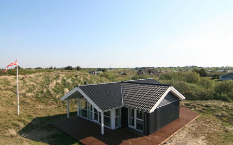 Fransiske - 800M from the Sea: Bois, Tache De Bois, Planche, Dur, Chalet, Plate-Forme, Siding, Ombre, Parquet, Batiments Jardin