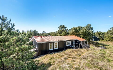 Neija - 800M from the Sea: Herbe, Maison, Toit, Domicile, Chalet, Arbuste, Lot Terre, Zone Rurale, Ferme, Couverture De Sol
