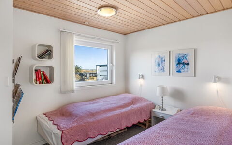 Ute - 200M from the Sea: Mur, Bois, Plafond, Design Intérieur, Chambre, Sol, Domicile, Meubles, Lit, Pièce