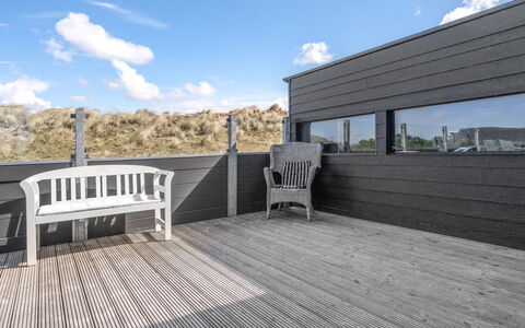 Anton - 1.5Km from the Sea: Chalet, Domicile, Maison, Toit, Porche, Biens, Siding, Batiments Jardin, Ferme, Cour