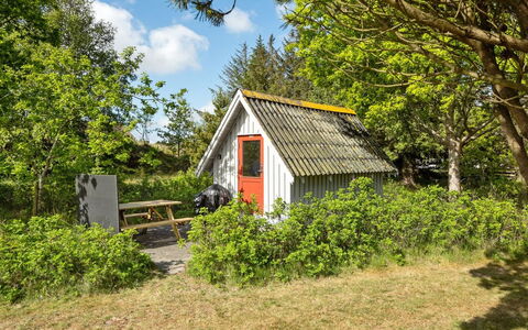 Jorinde - 2.8Km from the Sea: Meubles, Design Intérieur, Chaise, Sol, Table, Recours, Sol, Plafond, Pièce, Eco Hôtel
