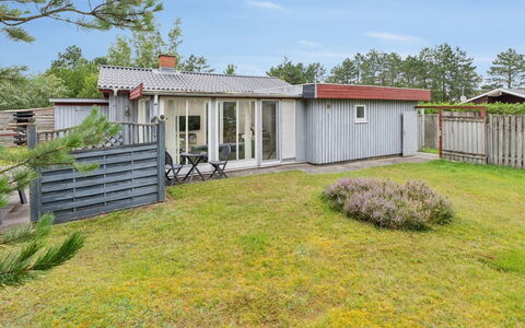Lippi - 2.3Km from the Sea: Bois, Chalet, Dur, Planche, Tache De Bois, Batiments Jardin, Conception, Cour, Cabane En Rondins, Arrière-Cour