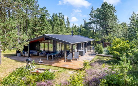 Santuzza - 3.9Km from the Sea: Herbe, Maison, Toit, Domicile, Chalet, Arbuste, Lot Terre, Zone Rurale, Ferme, Couverture De Sol